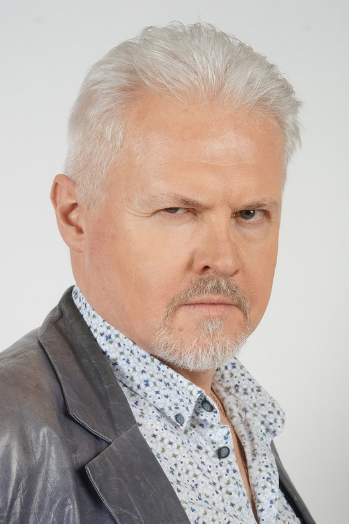 Vyacheslav Nevinnyy Jr. backdrop