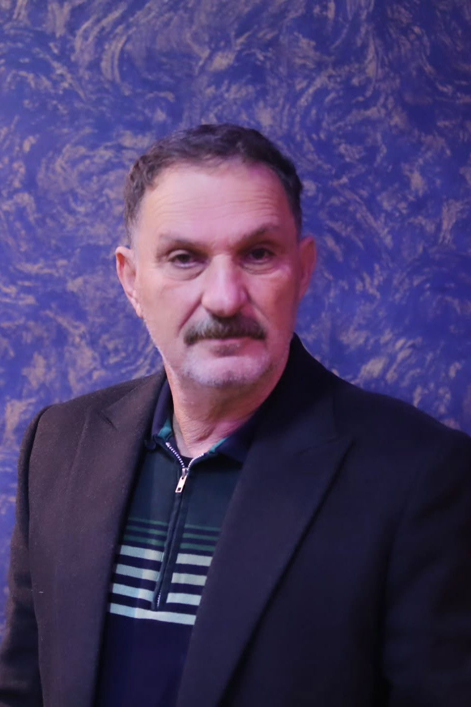 Bahman Sadegh Hassani backdrop