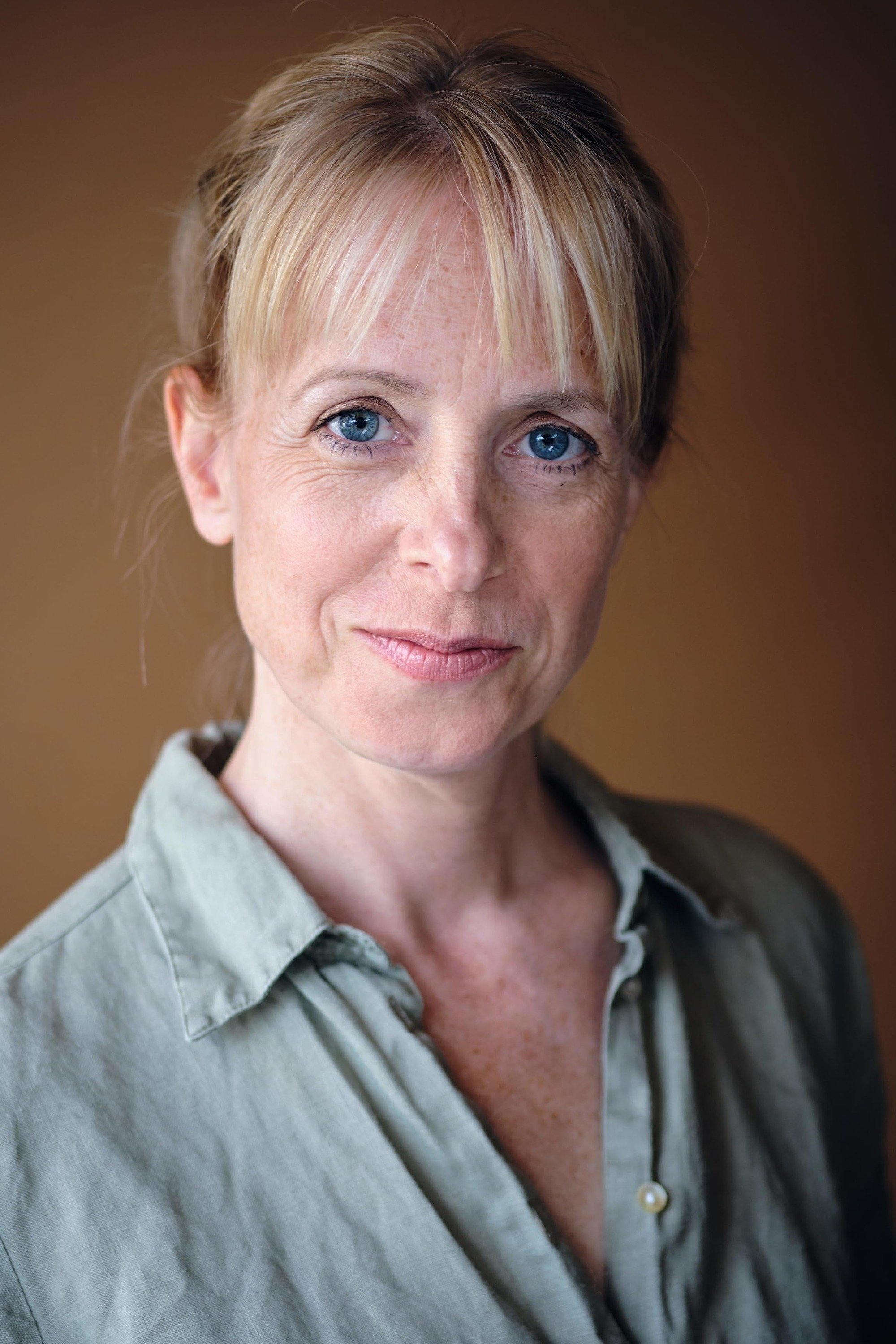 Madeleine Bowyer backdrop