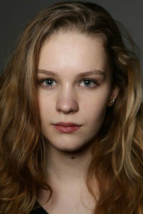 Faye Bezemer backdrop