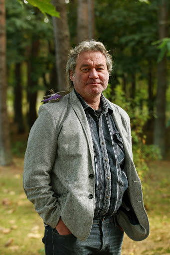 Nils Skapāns backdrop