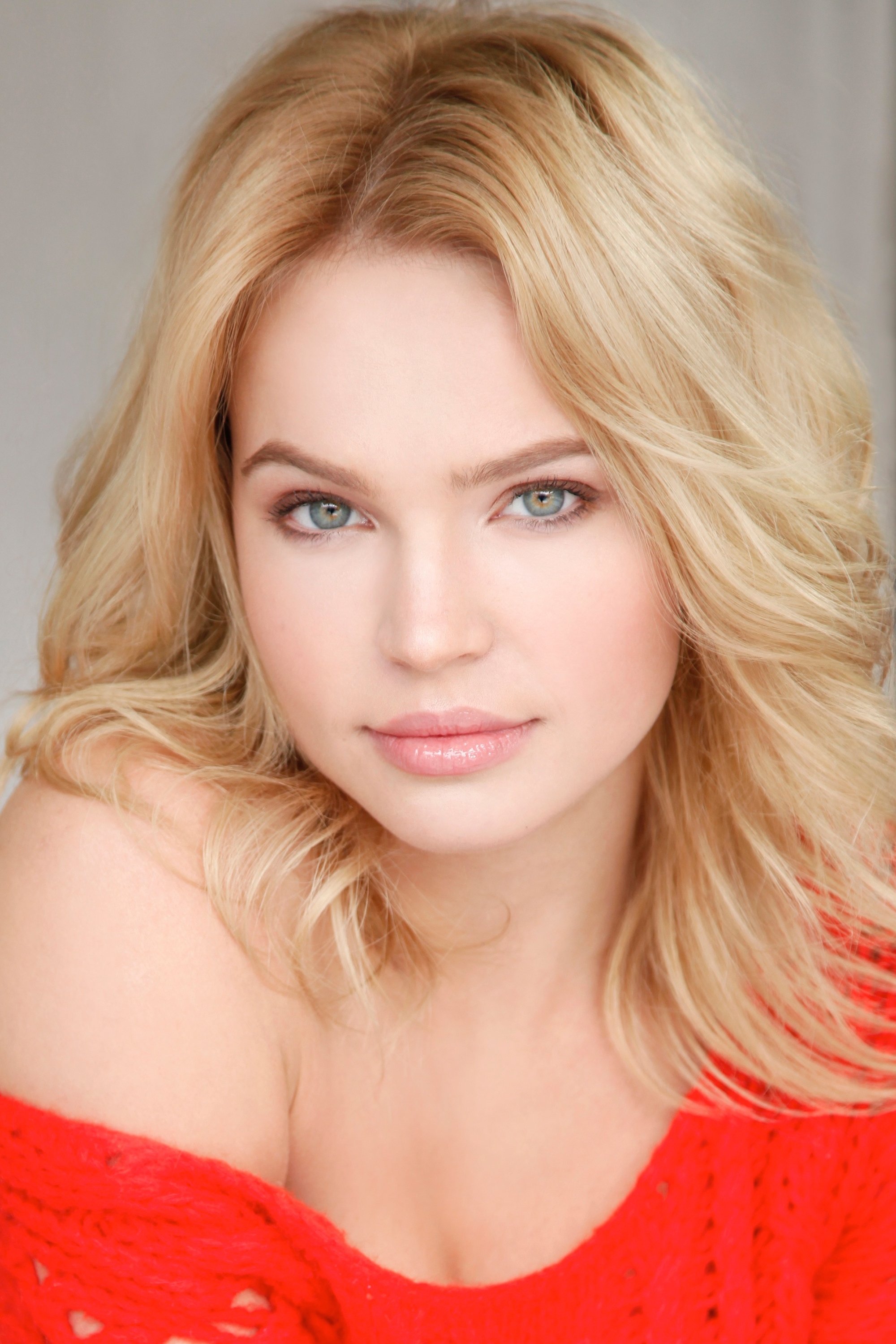 Lily Berlina backdrop