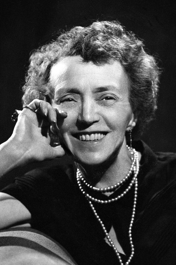 Juliette Béliveau backdrop