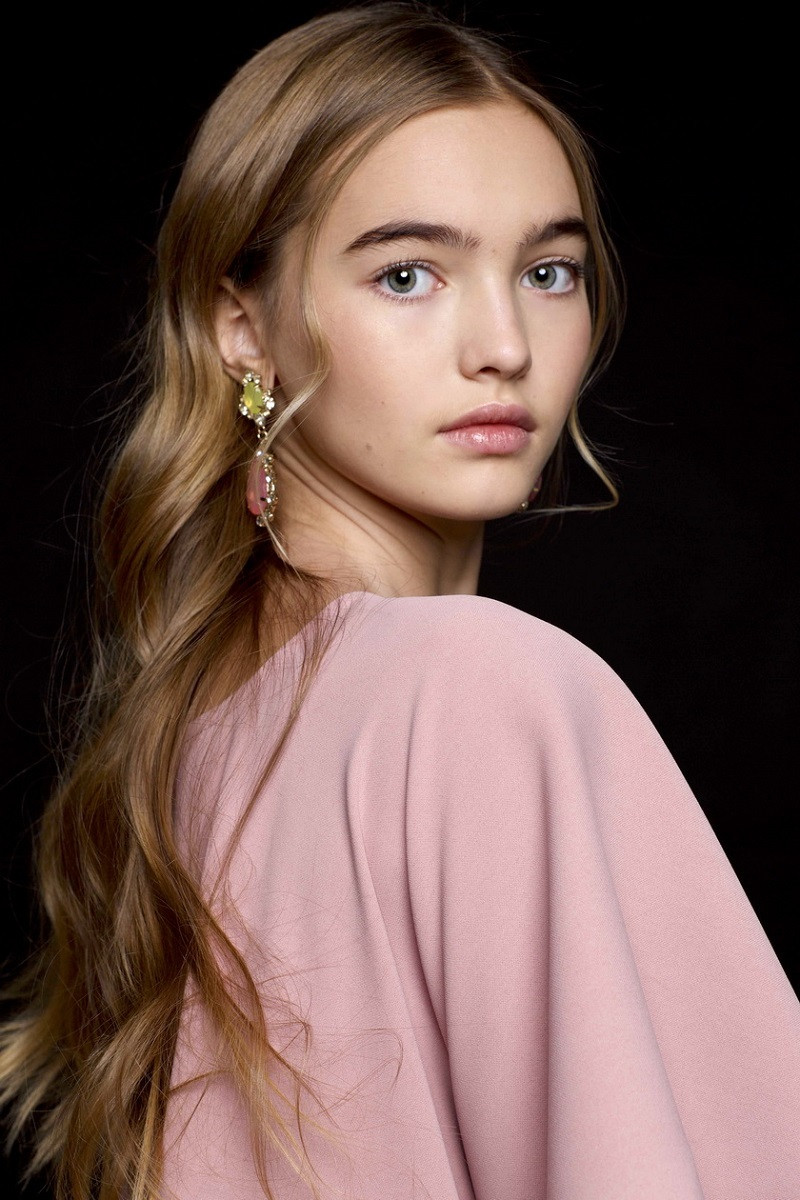 Anastasiya Bezrukova backdrop