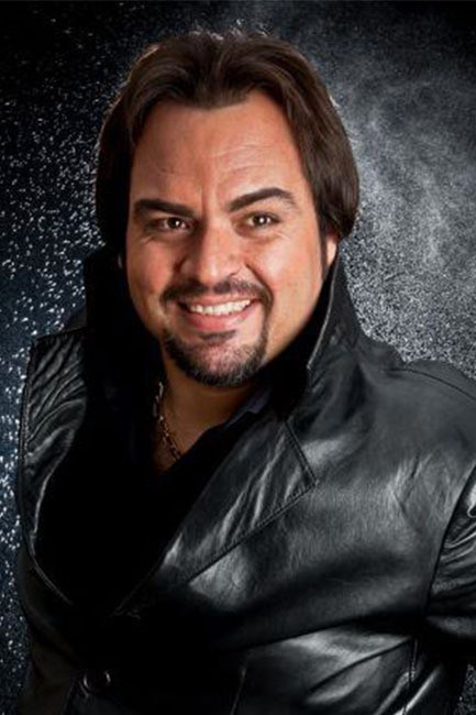 Shahram Ghaedi backdrop