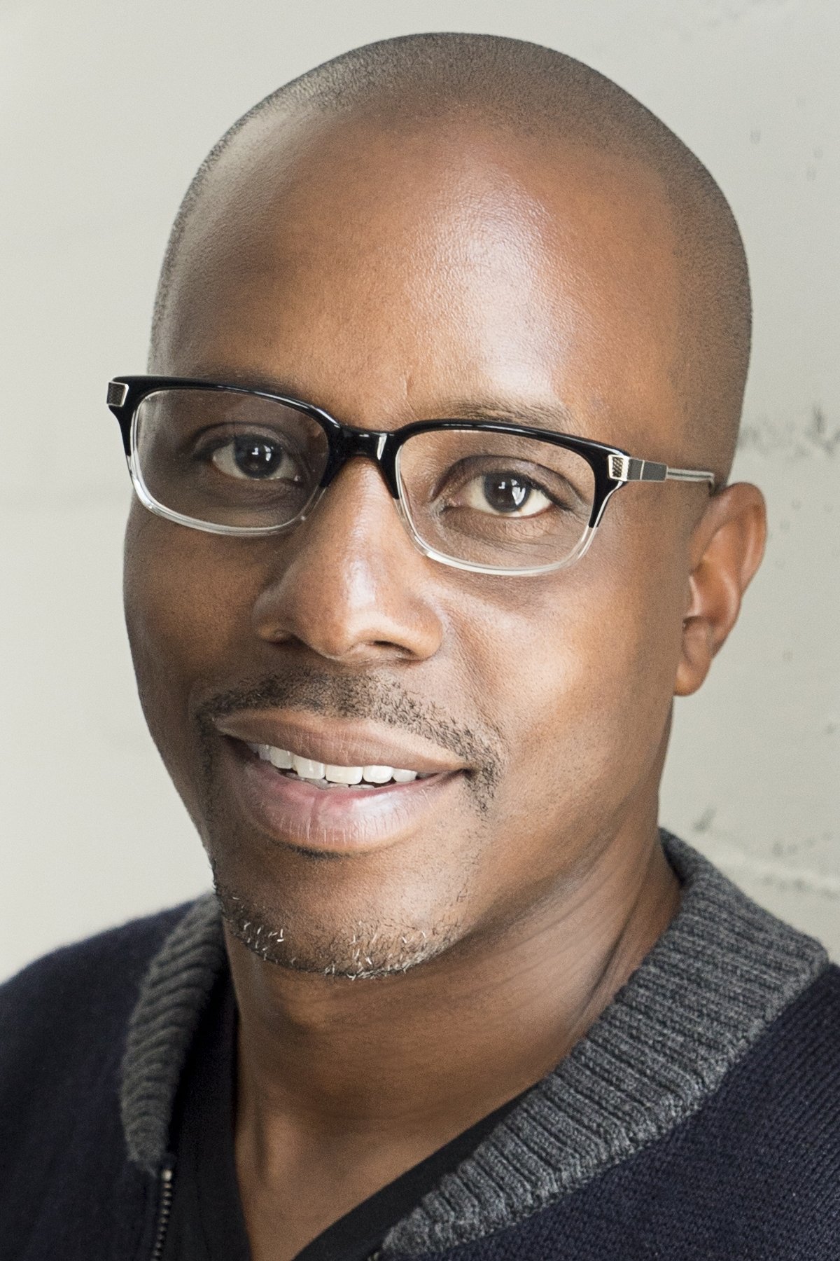 Kenny Smith Jr. backdrop