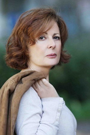 Rosa Ferraiolo backdrop