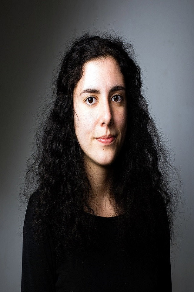 Emma Vakarelova backdrop