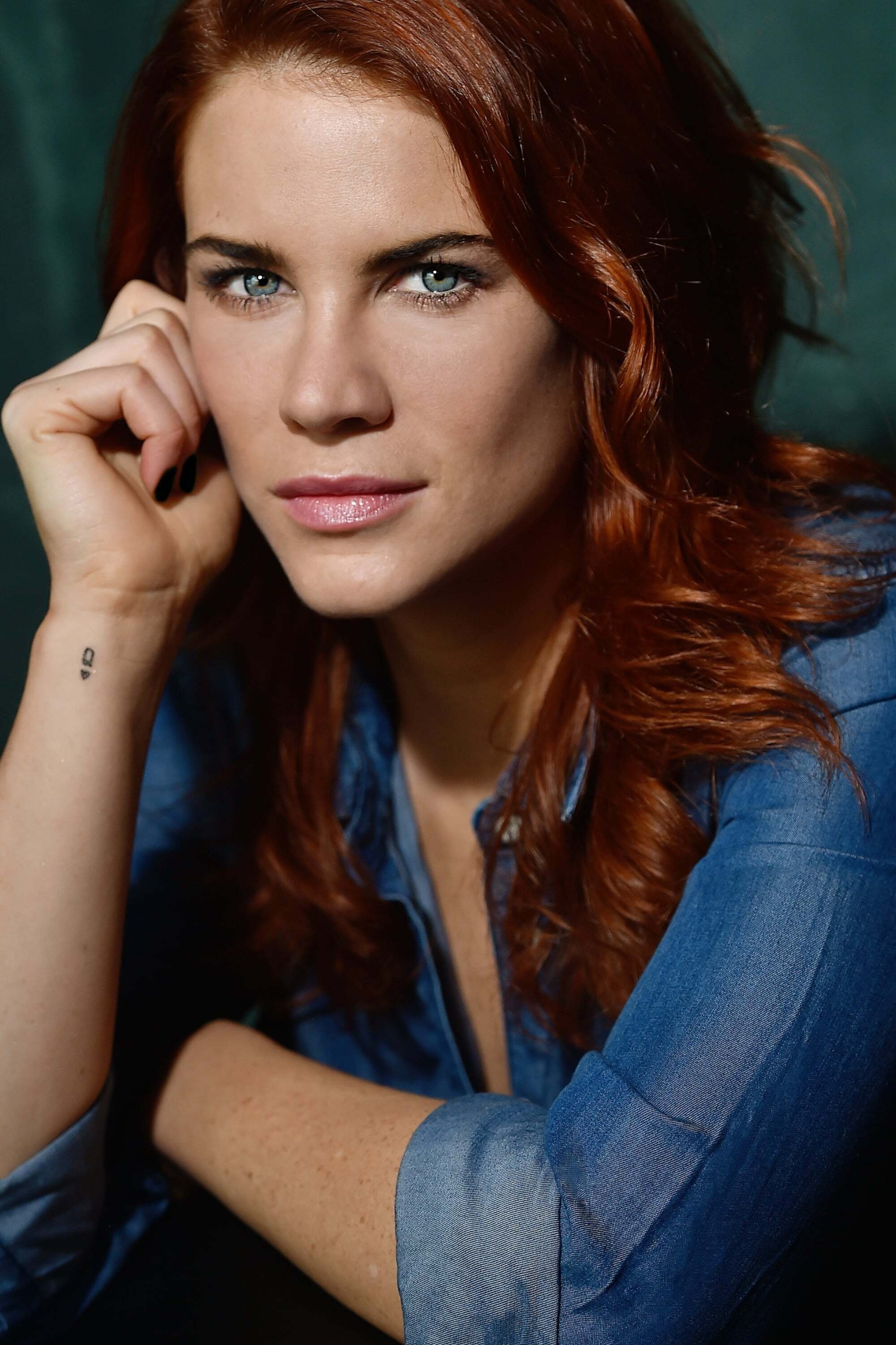 Courtney Hope backdrop