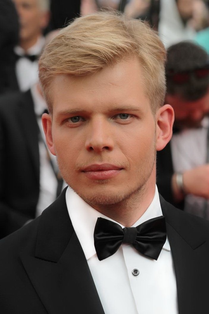 Daniel Horvath backdrop