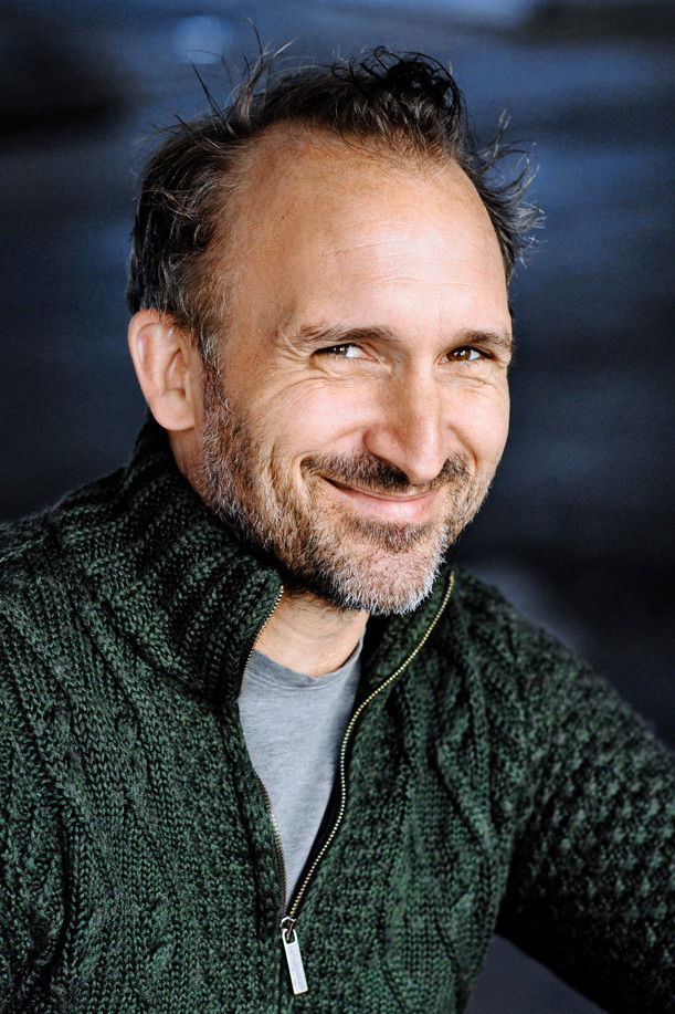 Jürgen Fischer backdrop