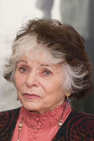 Pola Chapelle backdrop