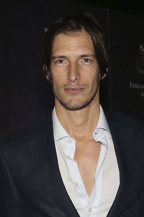 Iván de Pineda backdrop