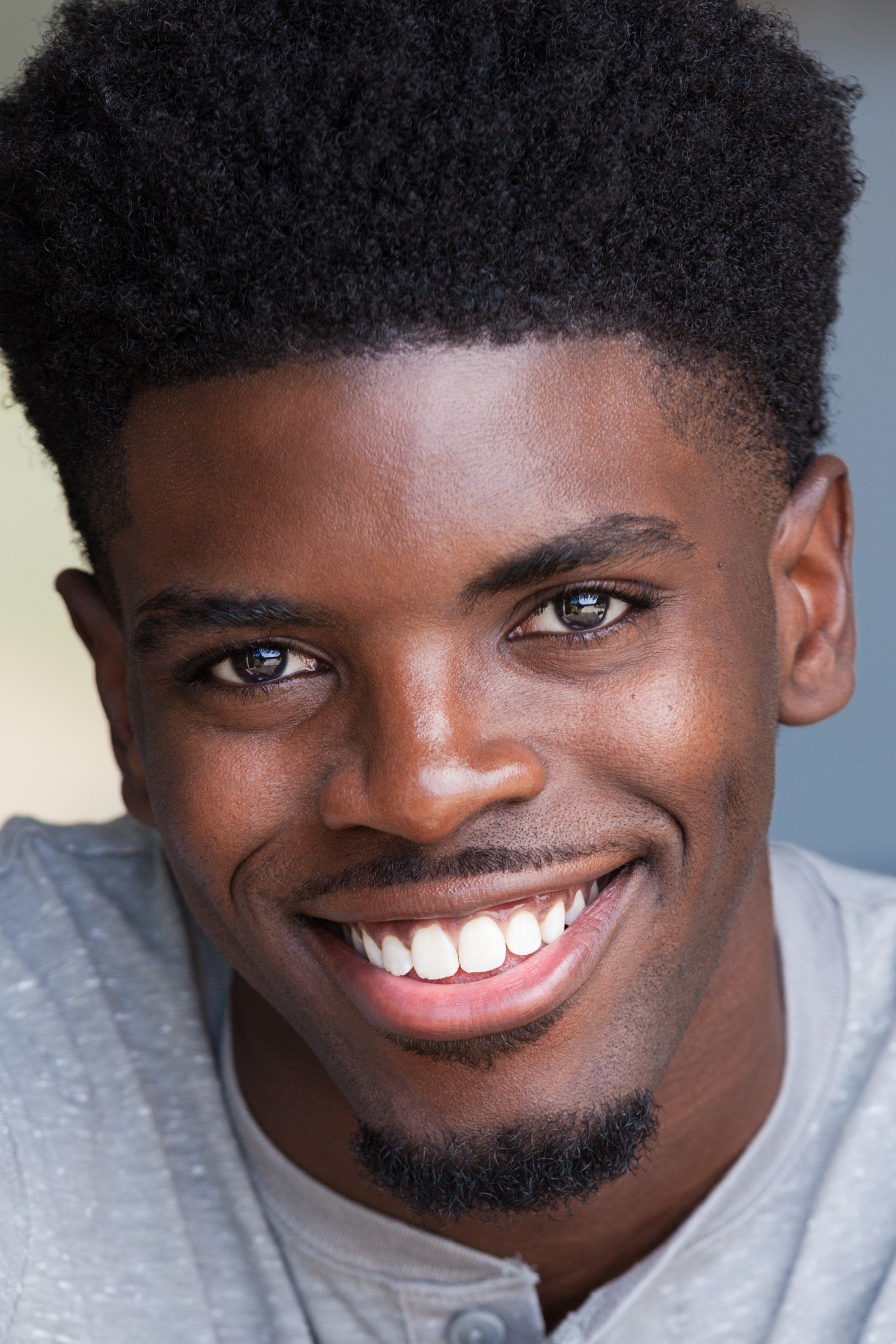 Tian Richards backdrop