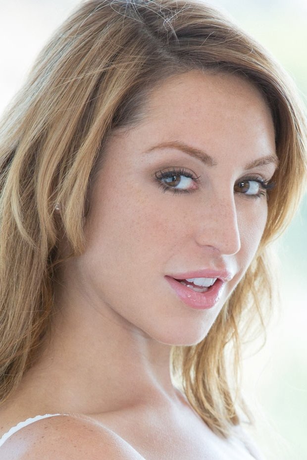 Christiana Cinn backdrop