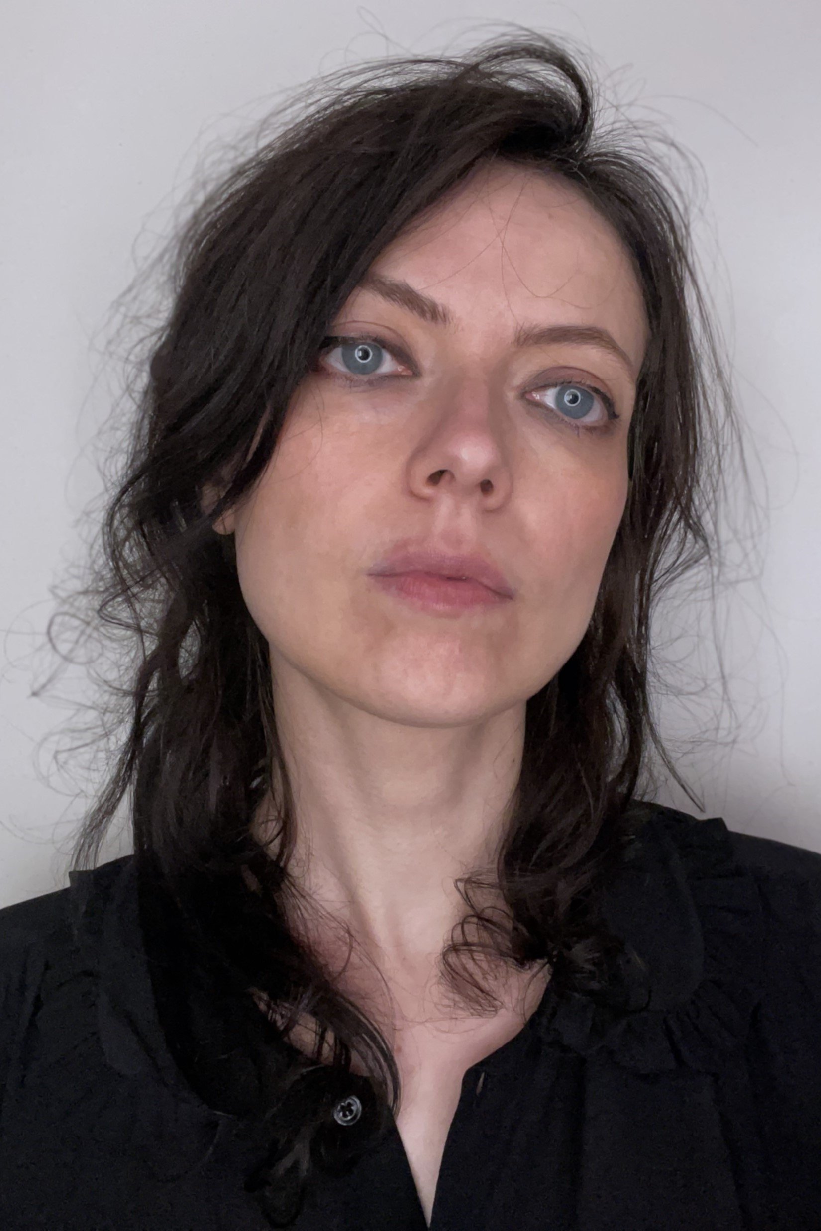 Mariachiara Pernisa backdrop