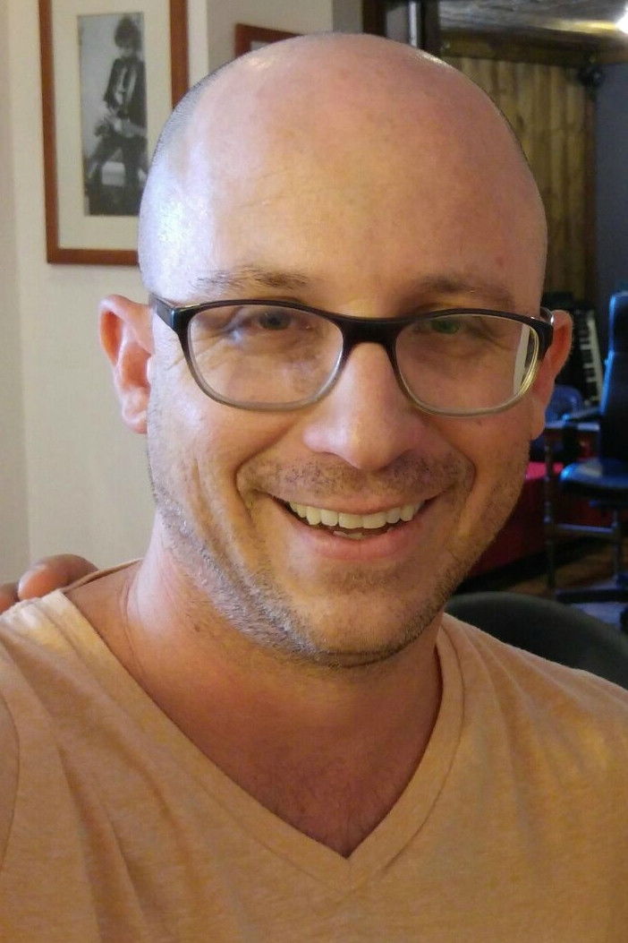 Eran Zarahovitsh backdrop