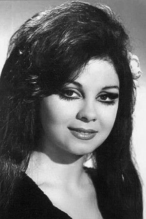 Jıldız Tëzcan backdrop