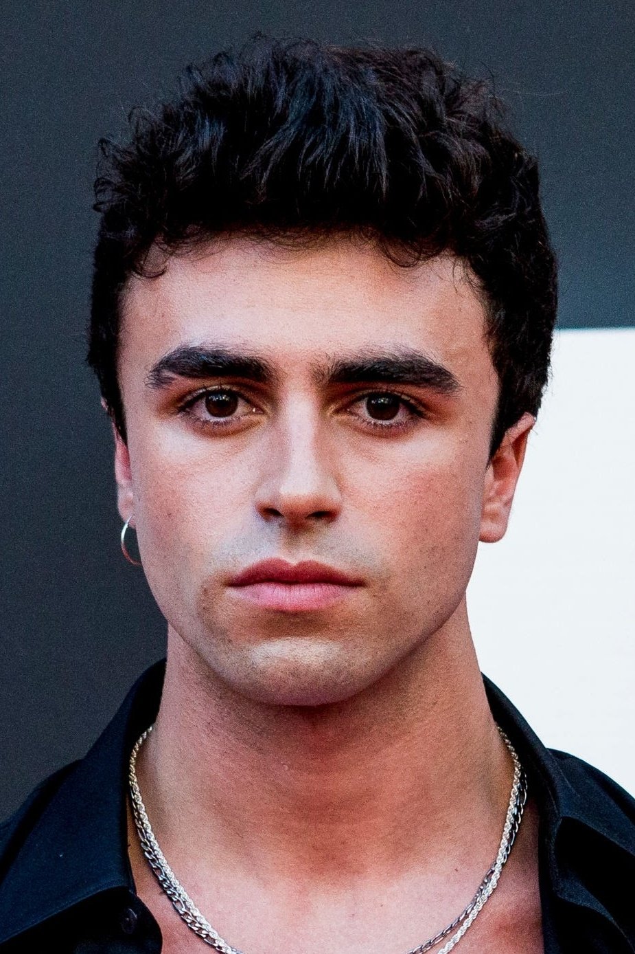 Itzan Escamilla backdrop