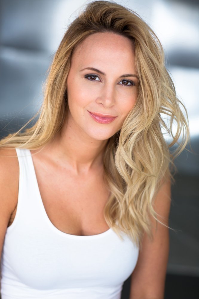 Alana de Freitas backdrop