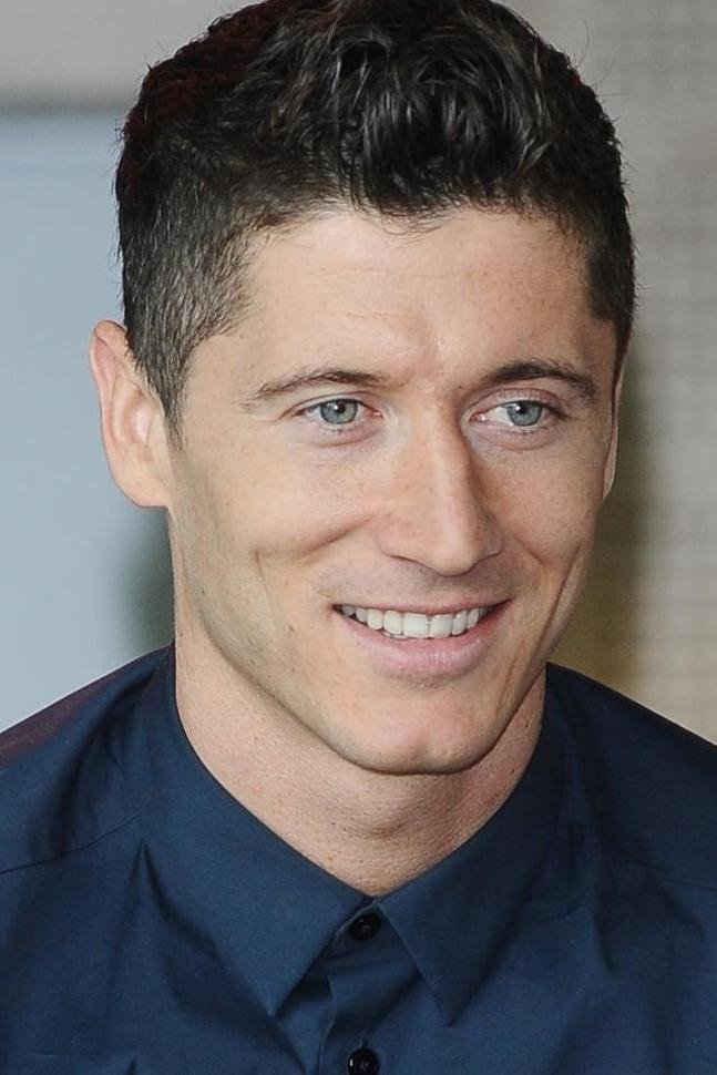 Robert Lewandowski → Robert Levandovski backdrop