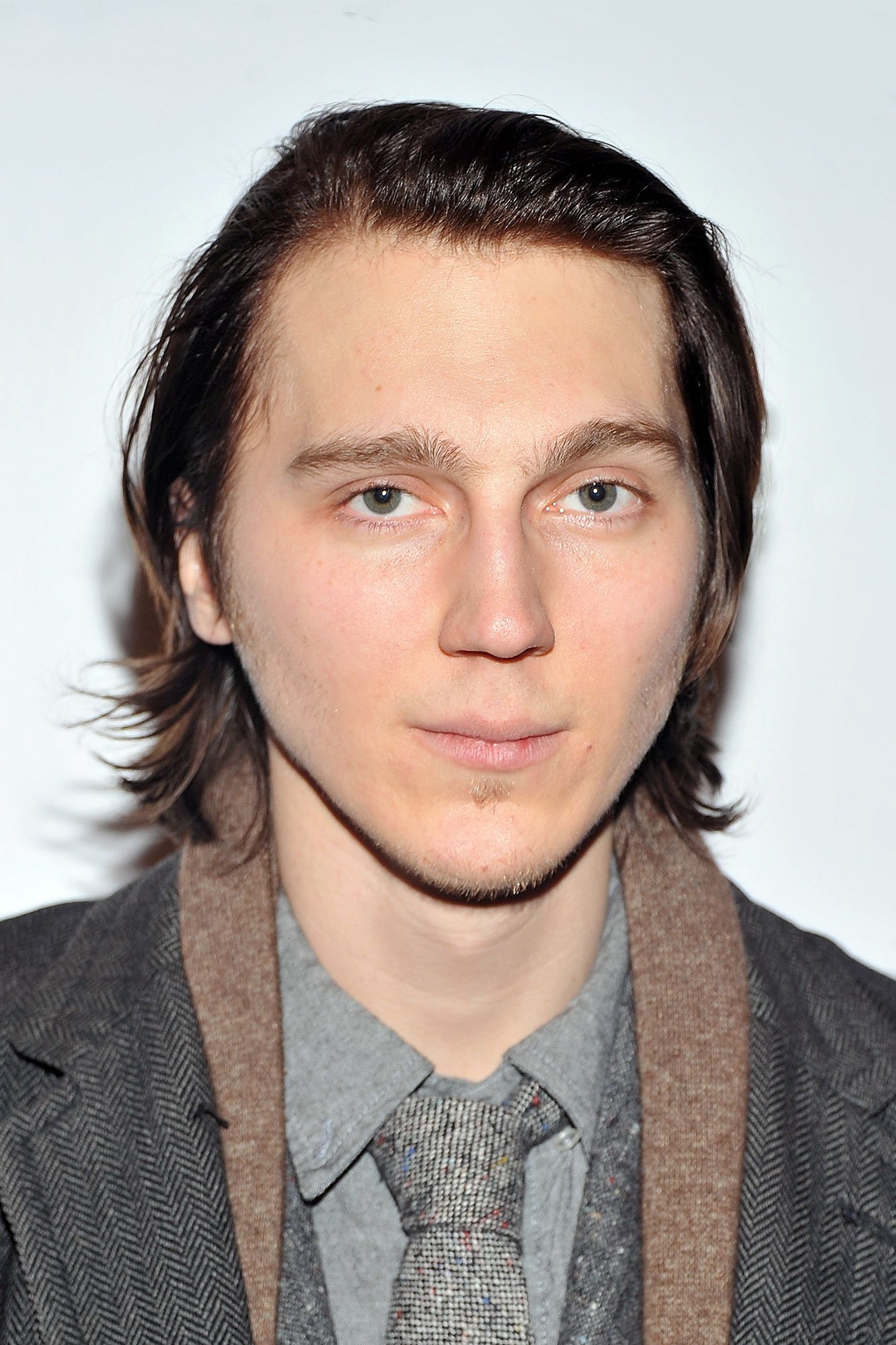 Paul Dano backdrop