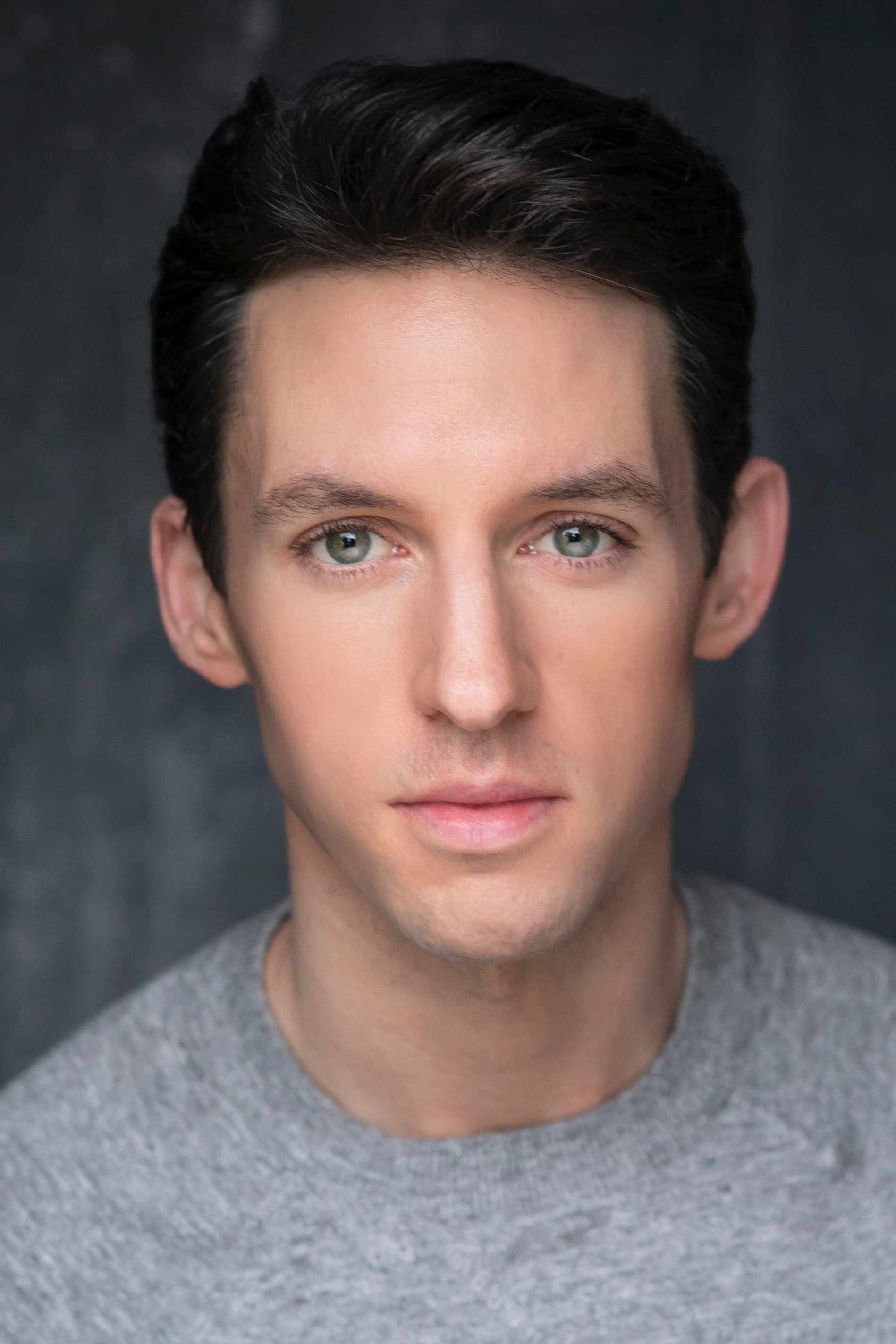 Çejs Mulinz backdrop