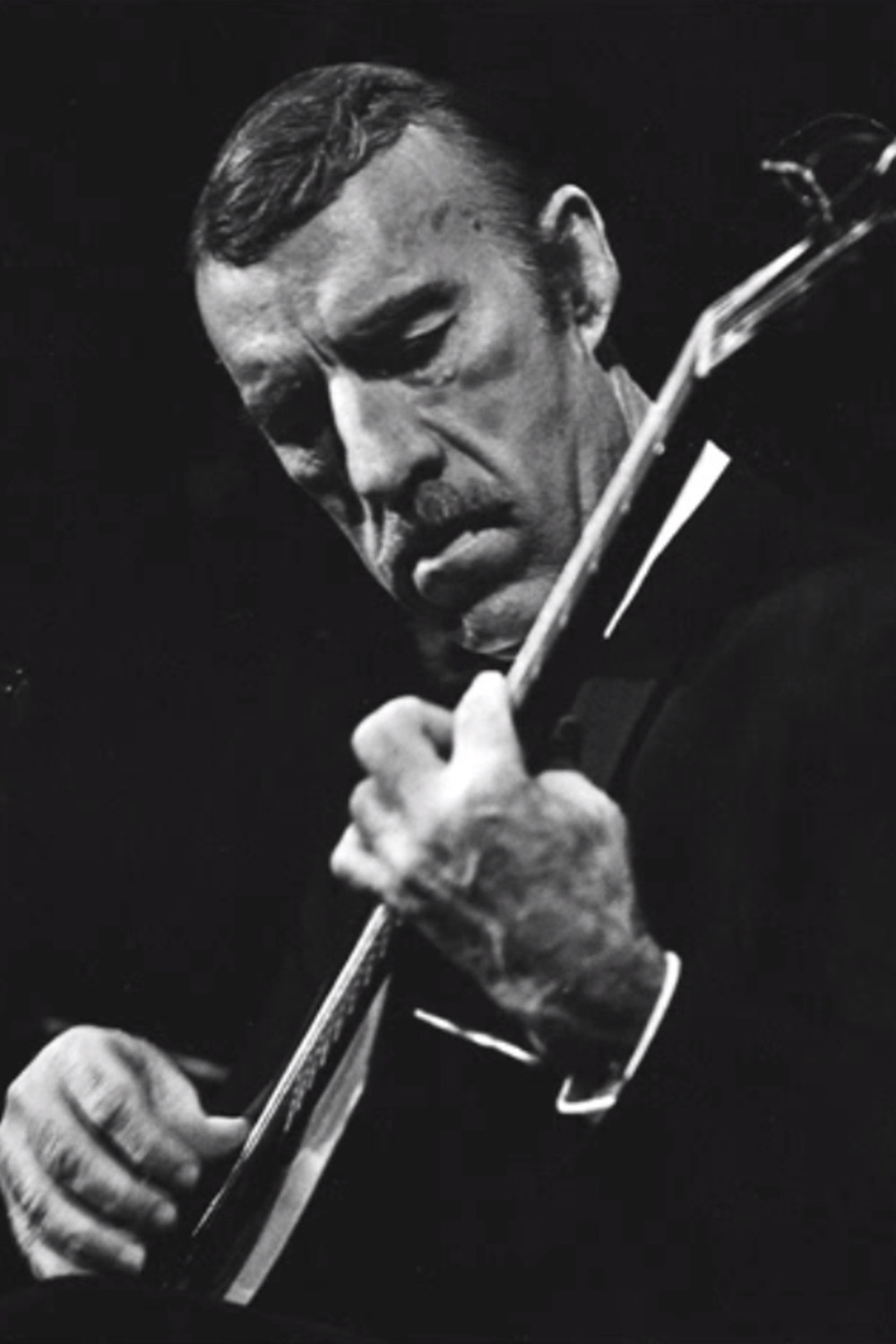 Edmundo Rivero backdrop