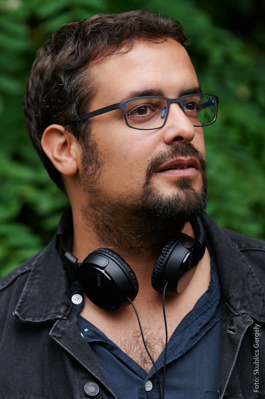 György Mór Kárpáti backdrop