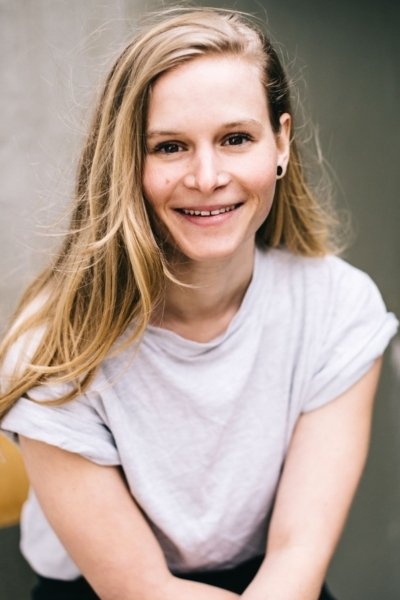 Anna Striesow backdrop