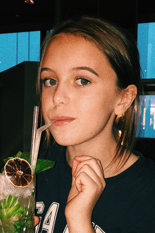 Ester Vuori backdrop