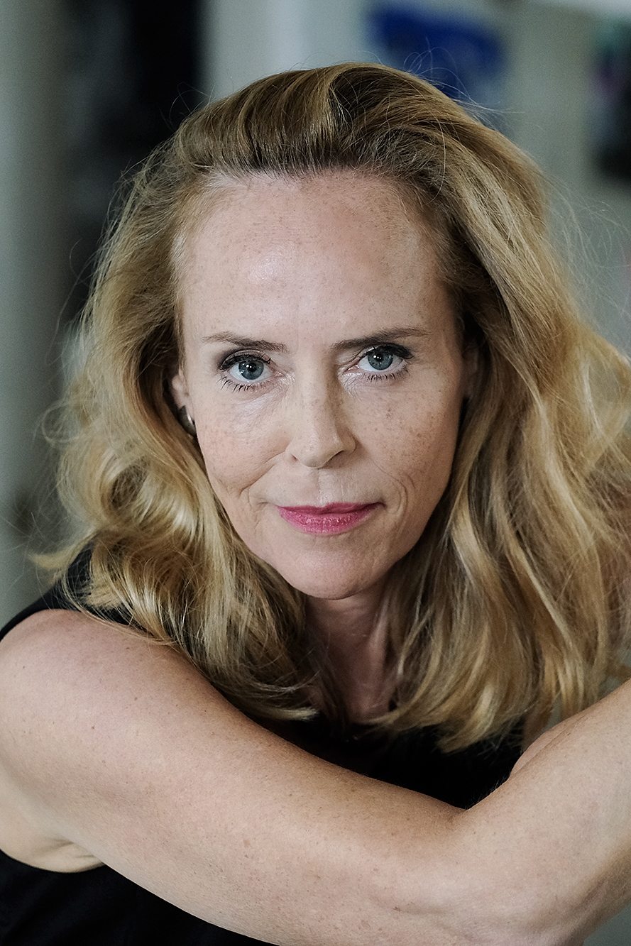 Isabelle Mann backdrop