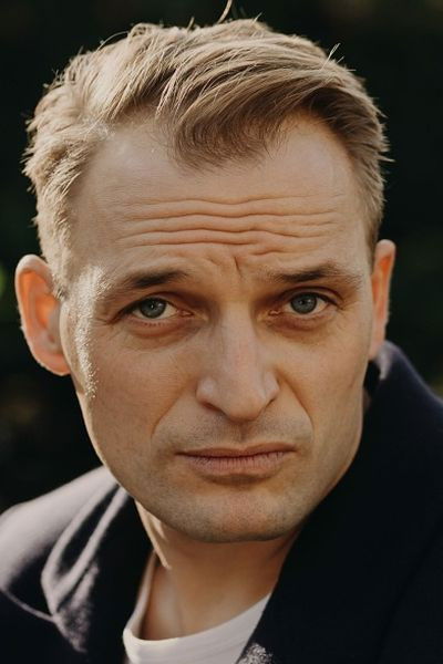 Georg Bütow backdrop