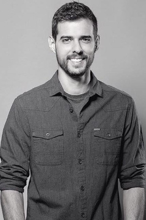 Ángel Gómez Hernández backdrop