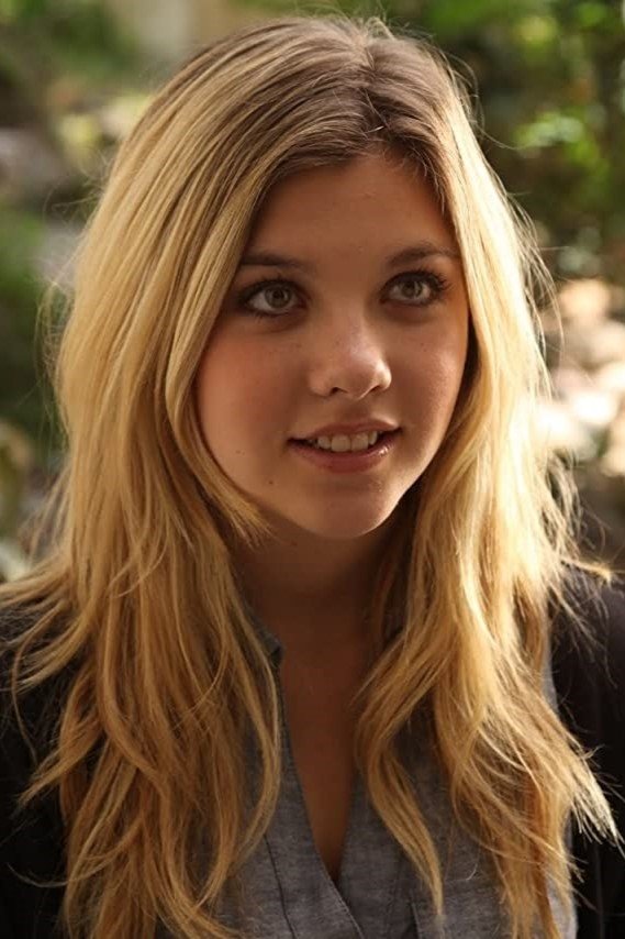 Olivia Crocicchia backdrop