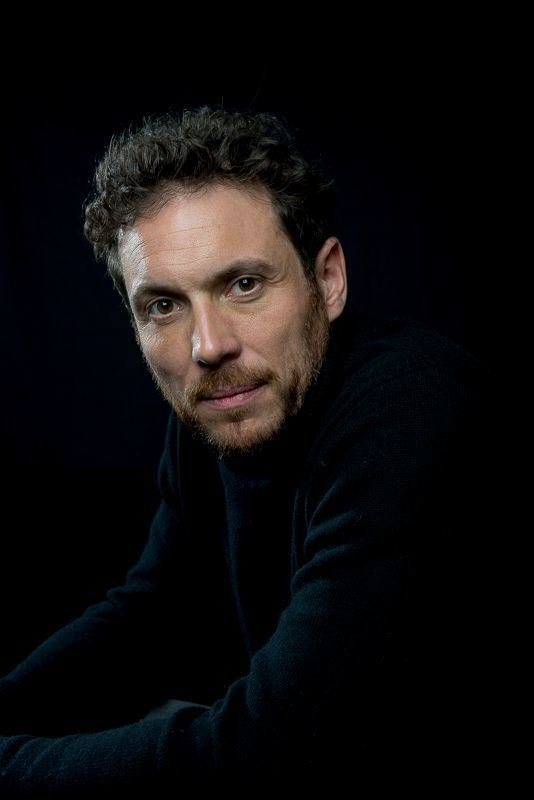 Olivier Casas backdrop