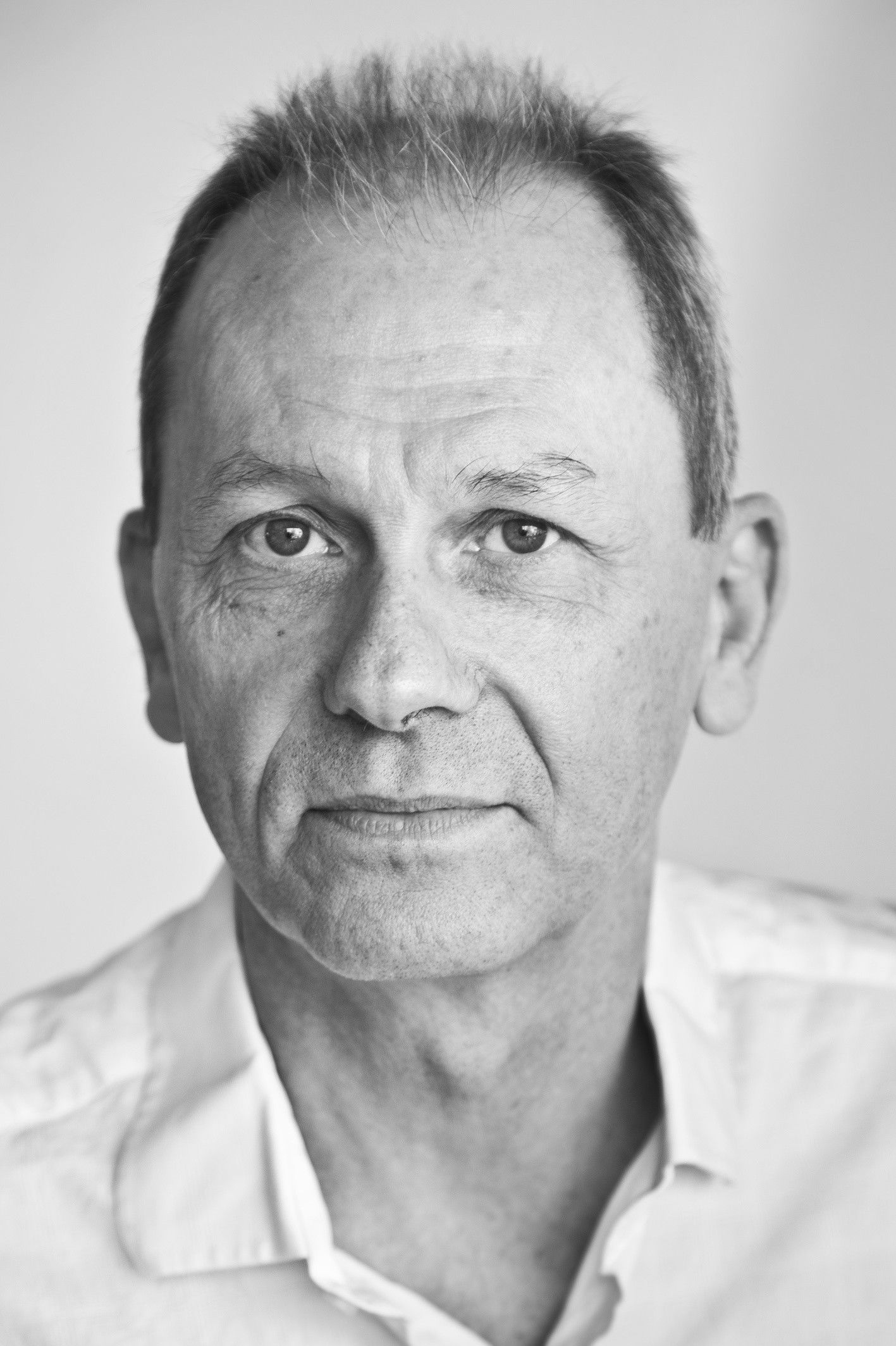 José Miguel Wisnik backdrop