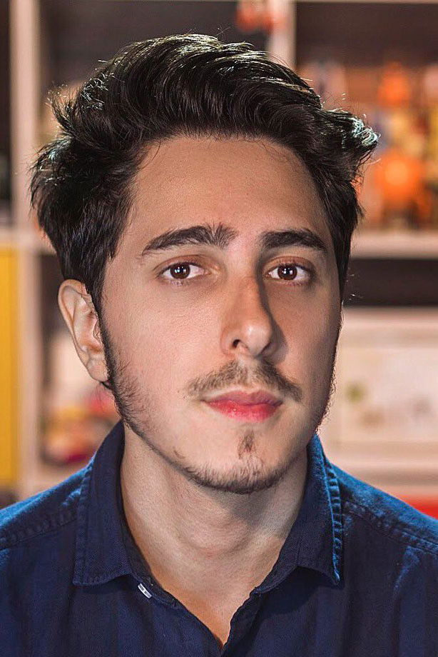 Felipe Castanhari backdrop