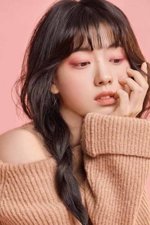 Shin Se-hwi backdrop