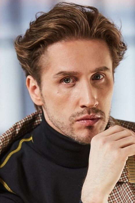 Andrei Merkuriev backdrop