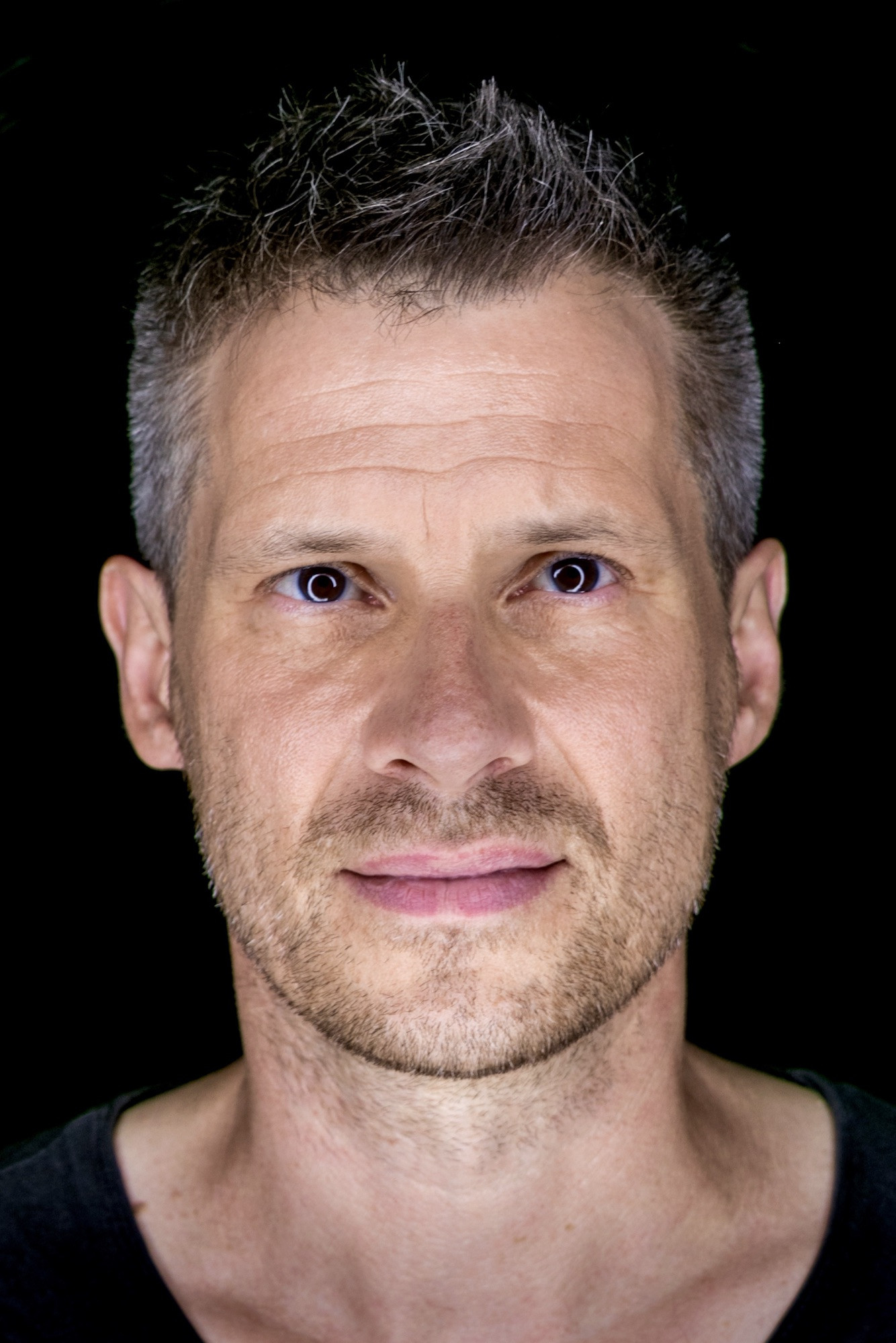 Tilmar Kuhn backdrop