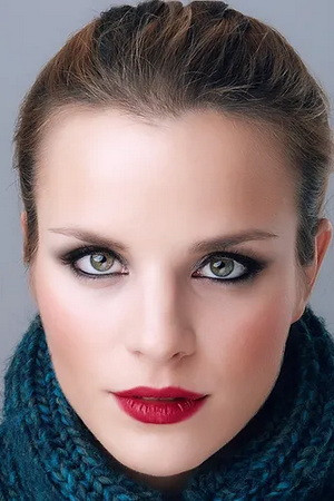 Nicole Brandolino backdrop