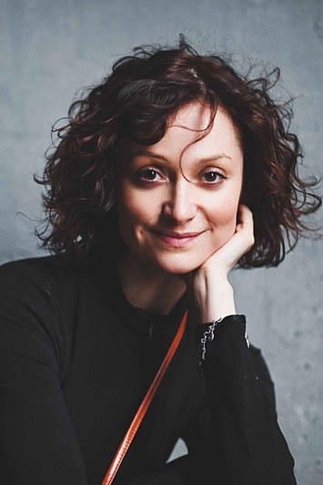 Irina Denisova backdrop