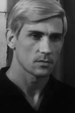 Alexey Bondarenko backdrop