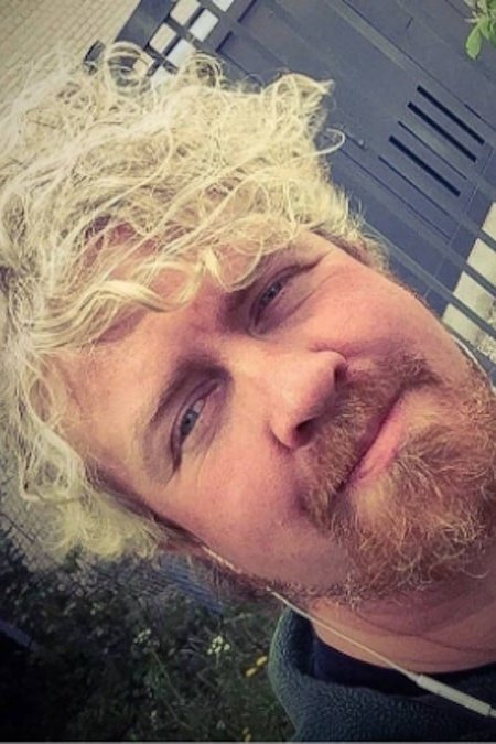 Thomas Jæger backdrop