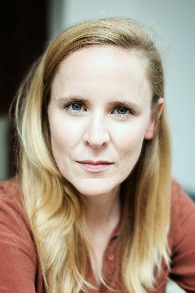 Anna-Katharina Müller backdrop