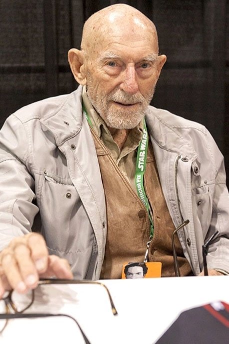 Erik Bauersfeld backdrop