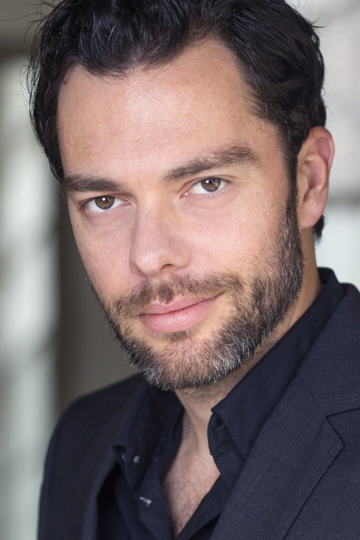 Adam Groves backdrop