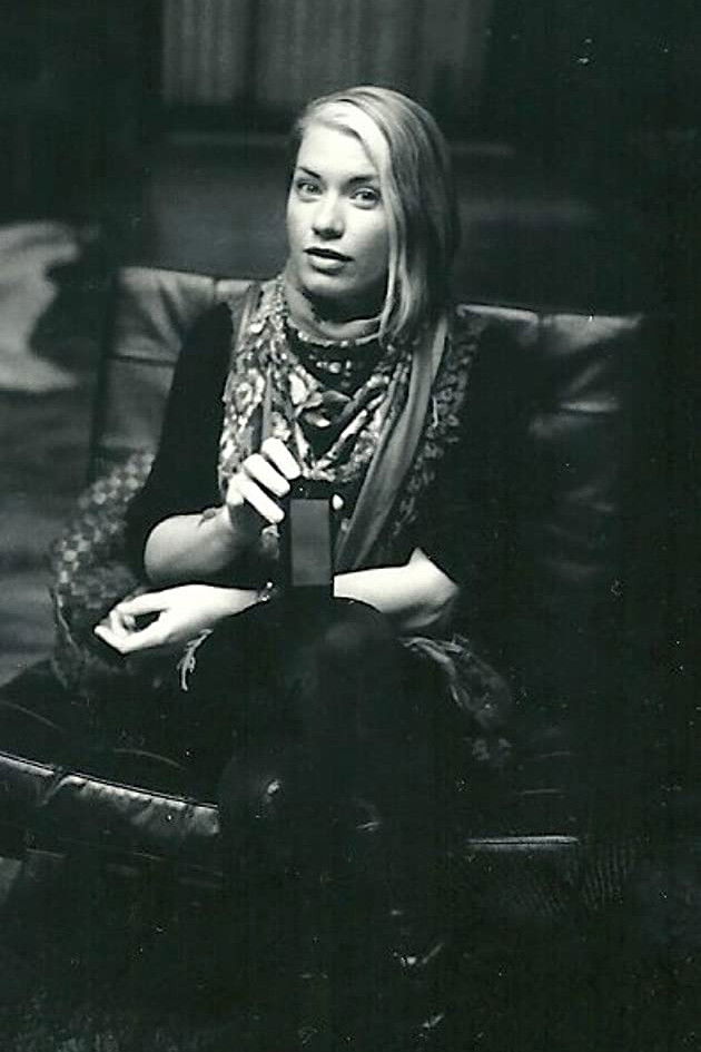 Gabi Ilioiu backdrop