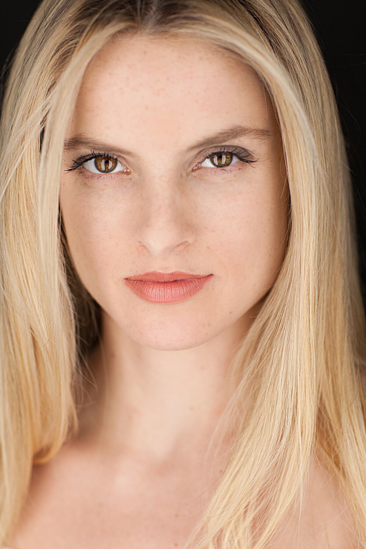 Cathryn Dylan backdrop